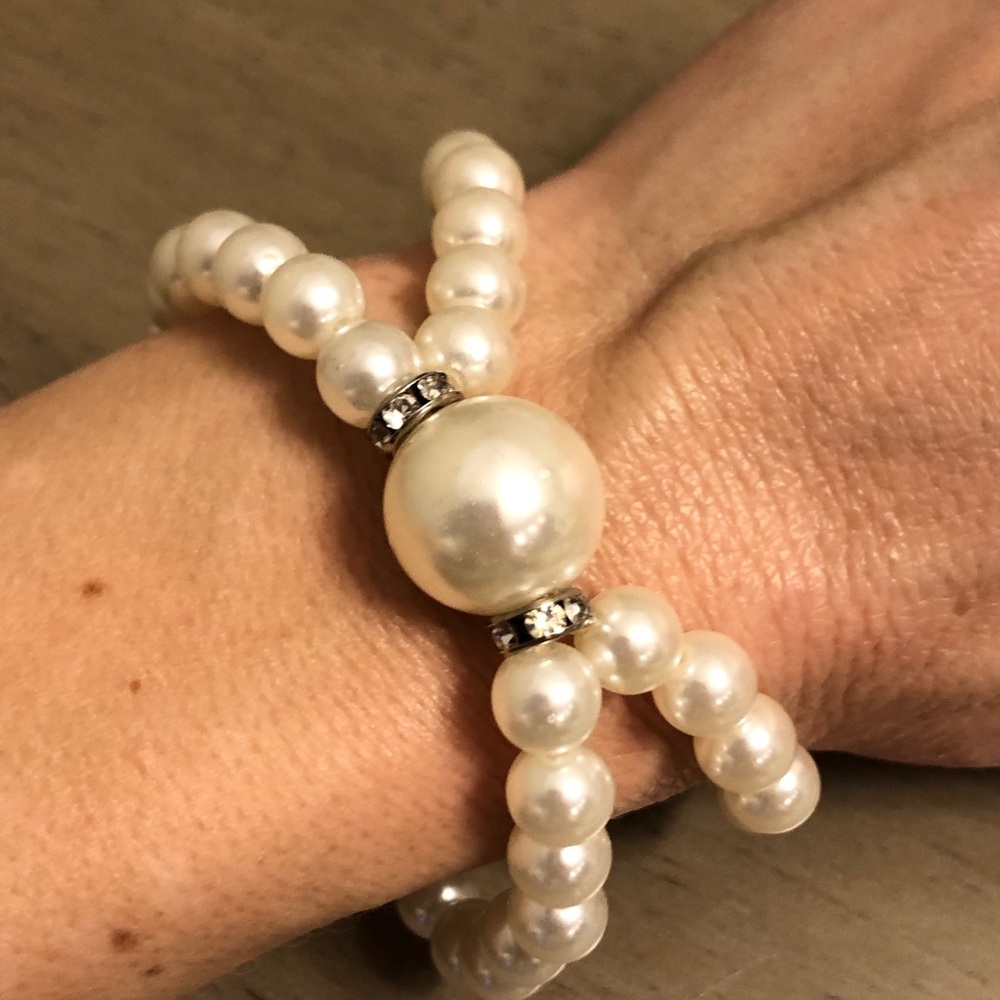 Faux Pearl Beaded Layered Stretch Bracelet - Picture 2 of 9